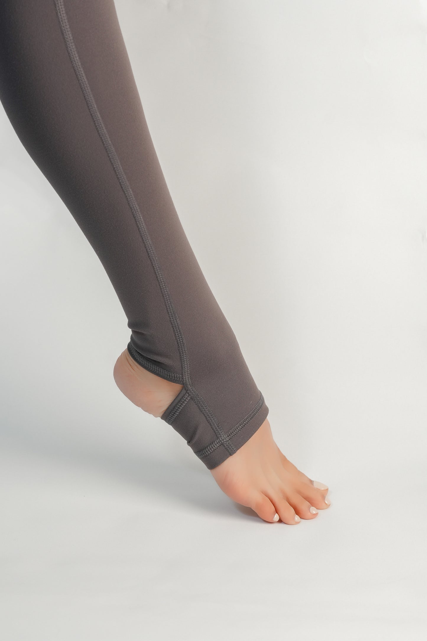 Essential High-Waist Step-on Leggings · Grey