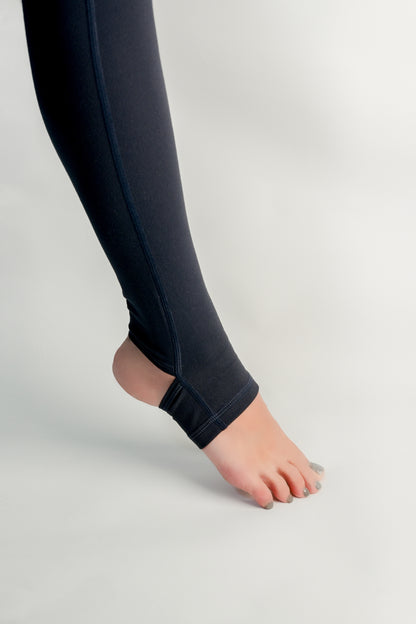 Essential High-Waist Step-on Leggings · Navy